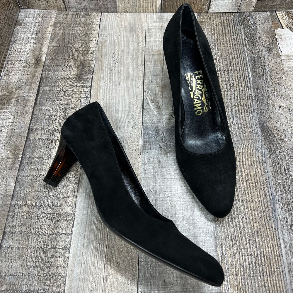 SALVATORE FERRAGAMO Black Suede Amber Brown Heel Pumps Size 8 2A